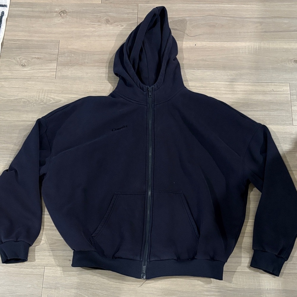 Comfrt Black Sweatshirt